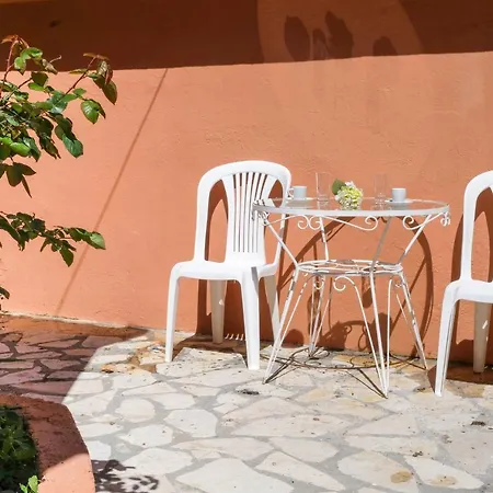 Giorgos House